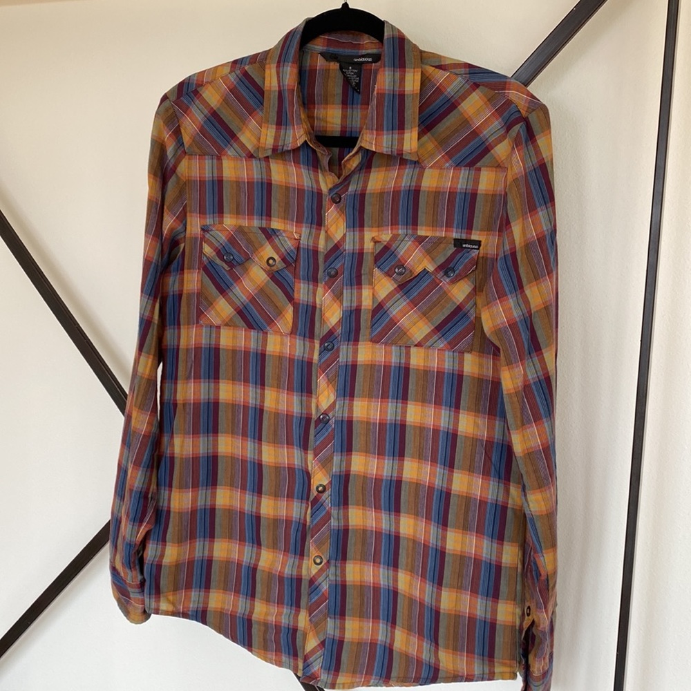 Ambiguous button down shirt - Picture 2 of 5